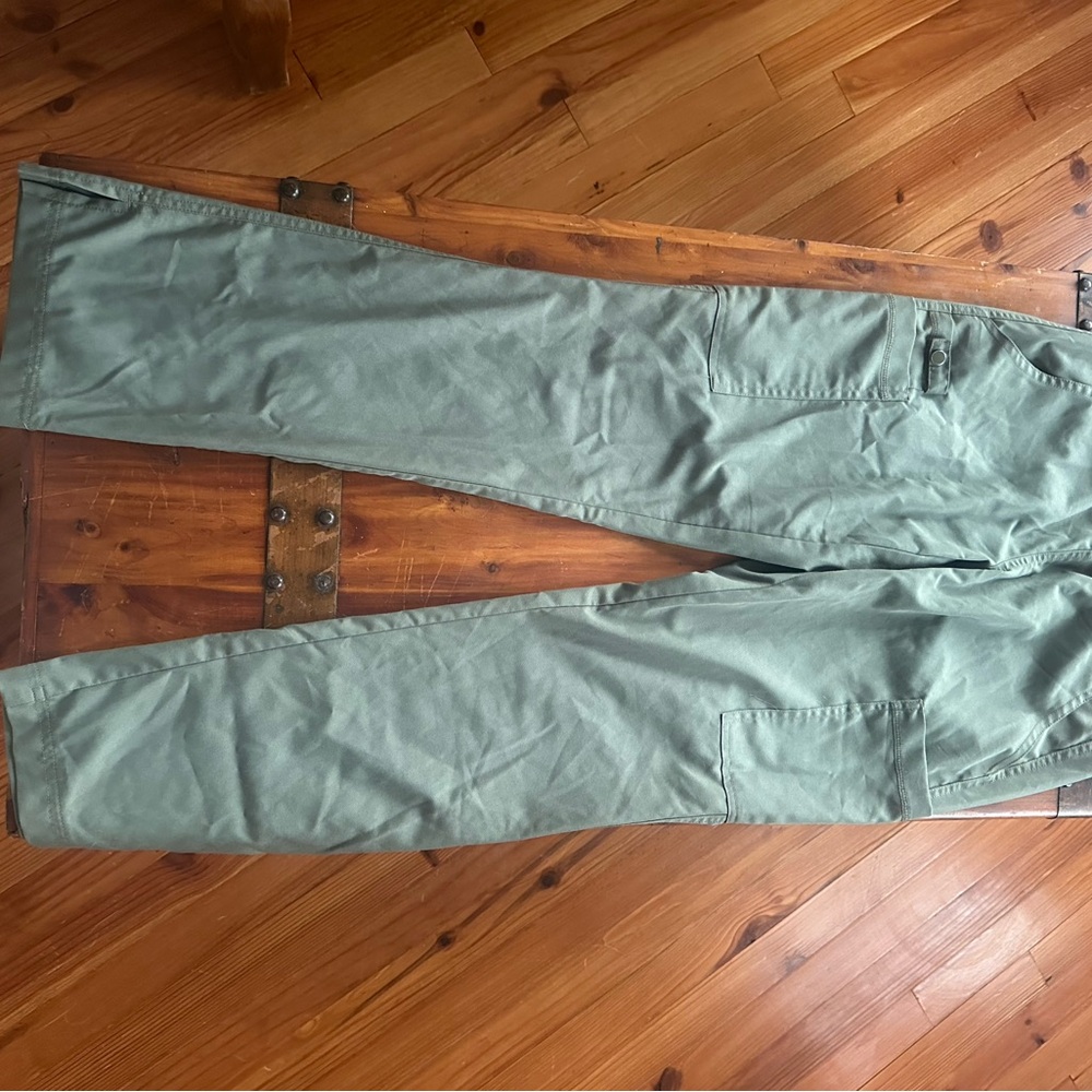 Med Couture Green Women's Pants
